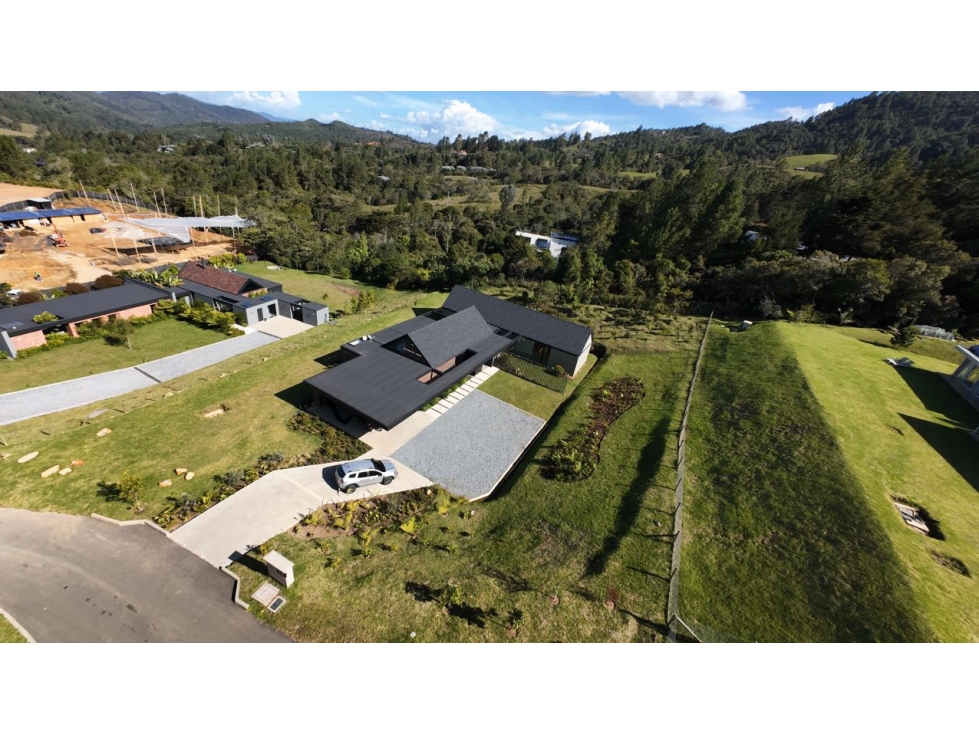 VENTA DE CASA CAMPESTRE UN SOLO NIVEL EN ALTO DE LAS PALMAS