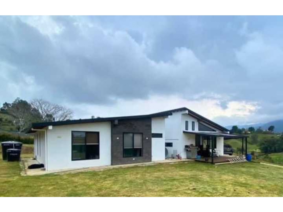 VENTA DE CASA CAMPESTRE EN EL CARMEN DEL VIBORAL — foto 2