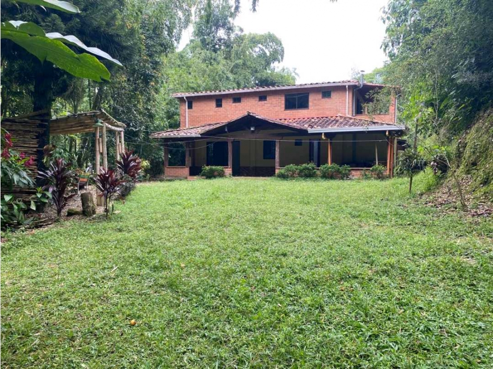 VENTA DE CASA CAMPESTRE EN ENVIGADO, EL SALADO.