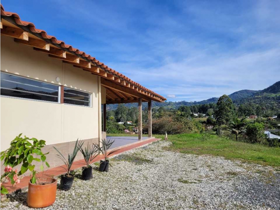 Venta de Casa Campestre en La Ceja Cerca al casco Urbano