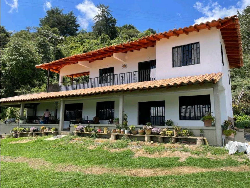 Venta de Casa Campestre en la Ceja Casco Urbano