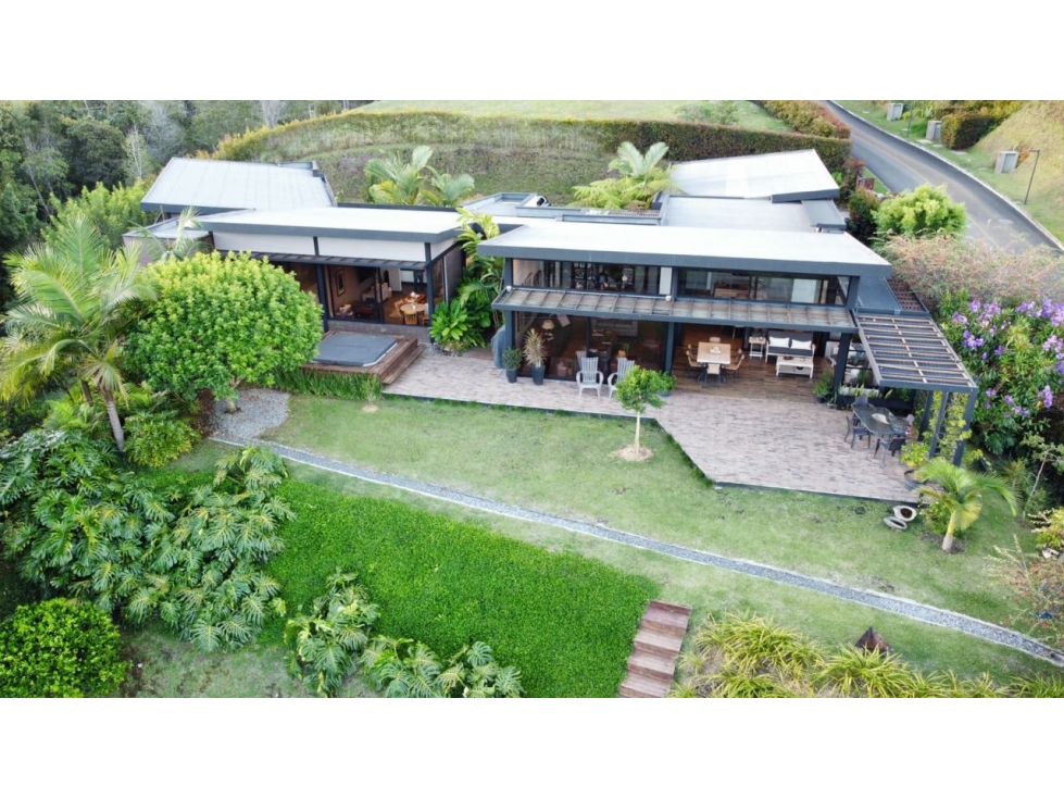 CASA CAMPESTRE EN LA CEJA, ANTIOQUIA