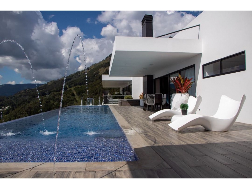 Venta de casa campestre en las palmas Medellín deluxe — foto 2