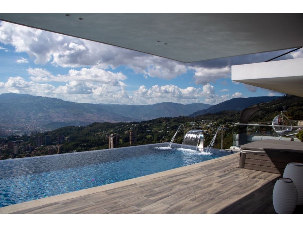 Venta de casa campestre en las palmas Medellín deluxe