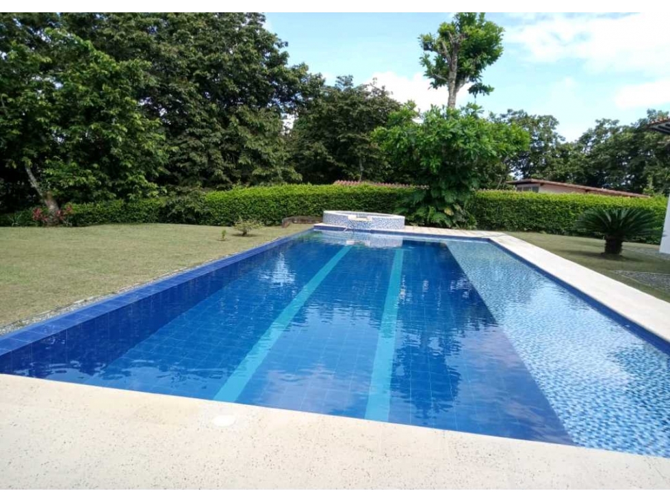 Venta de casa campestre moderna con piscina cerca club campestre — foto 3
