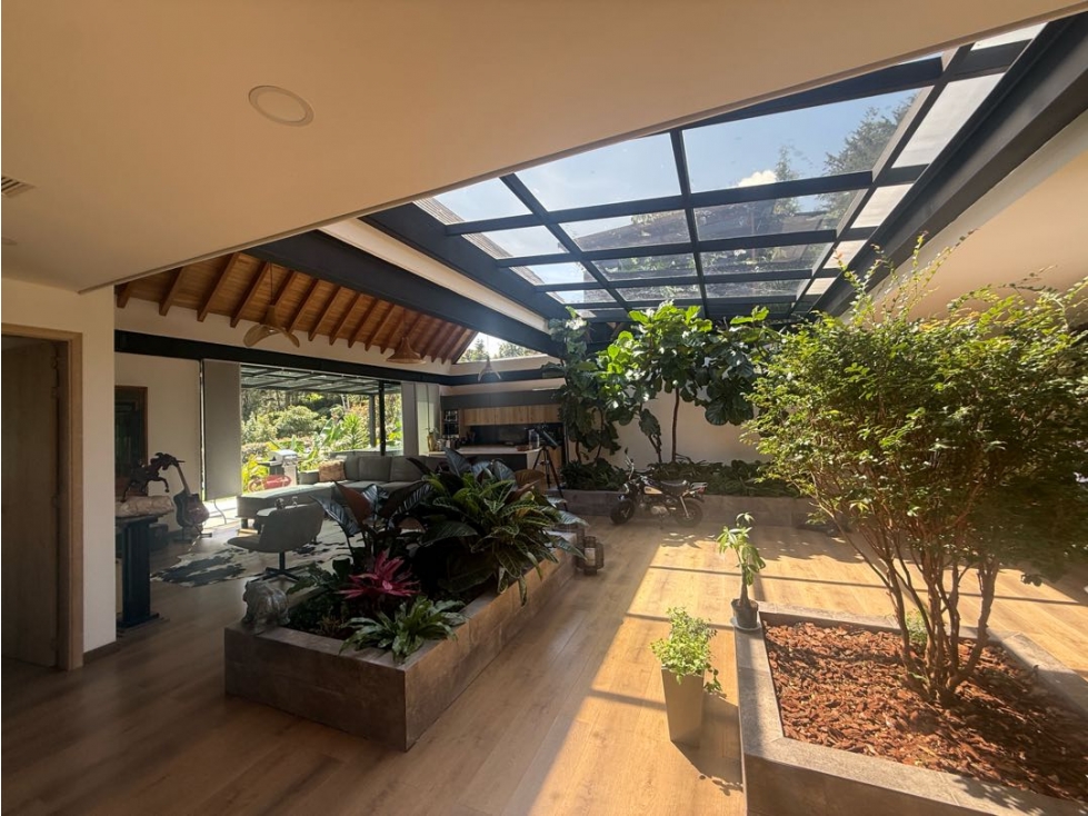 Casa en El Retiro | 320 m² | un solo nivel, lote plano