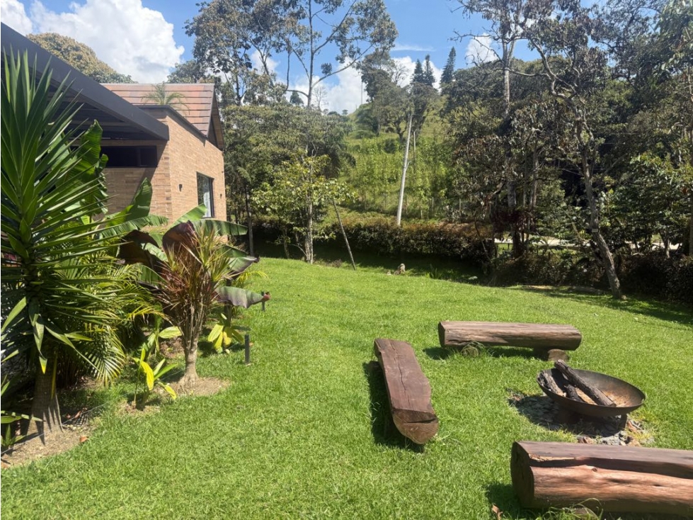 Casa en El Retiro | 320 m² | un solo nivel, lote plano — foto 2