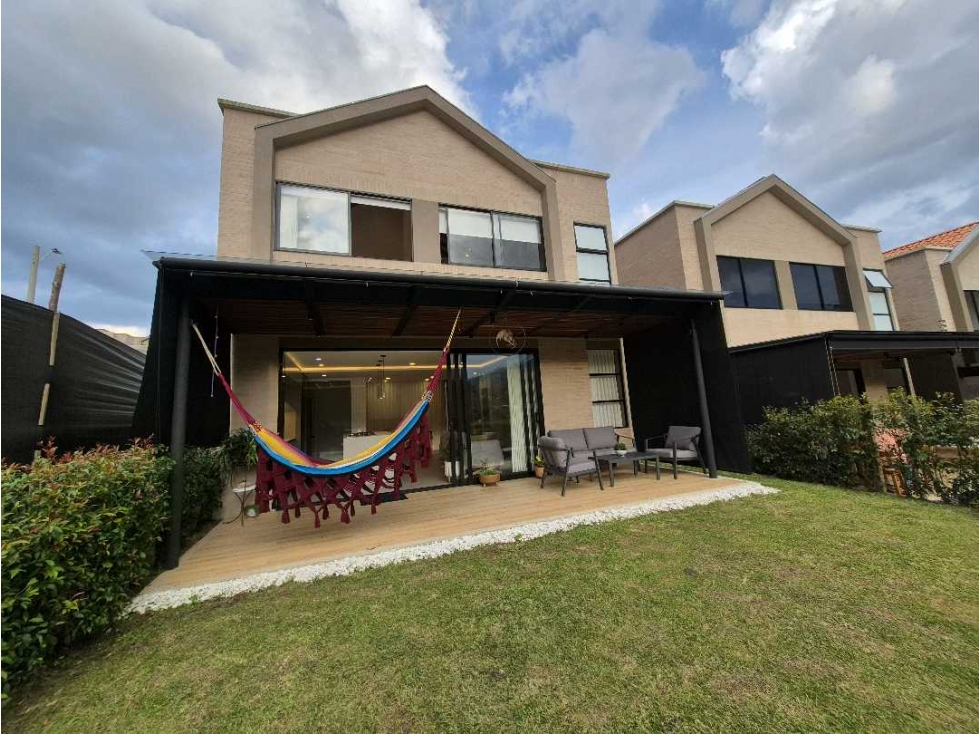 Venta de Casa Campestre Unidad Cerrada en el Retiro — foto 2