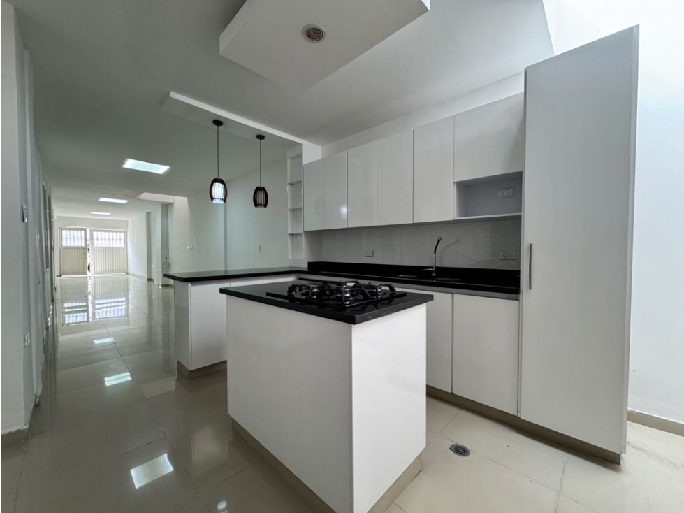 Venta de Casa Comercial en Bretaña para 6 niveles