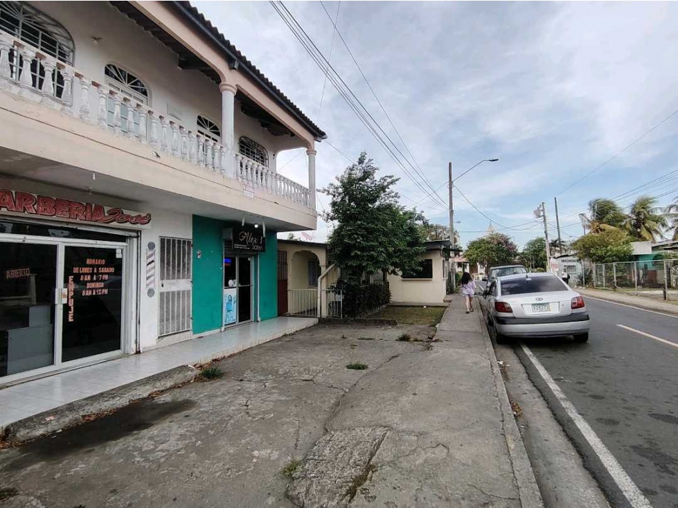 Venta de Casa Comercial en Capira (DR)