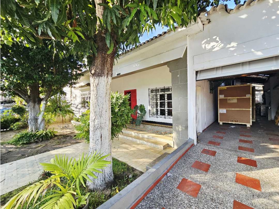 VENTA O ALQUILER DE CASA COMERCIAL EN EL PRADO
