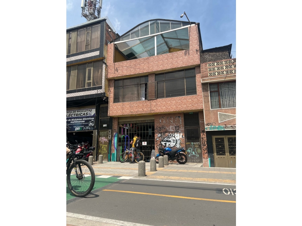 VENTA DE CASA COMERCIAL EN PATIO BONITO KENNEDY SOBRE LA CALI — foto 3