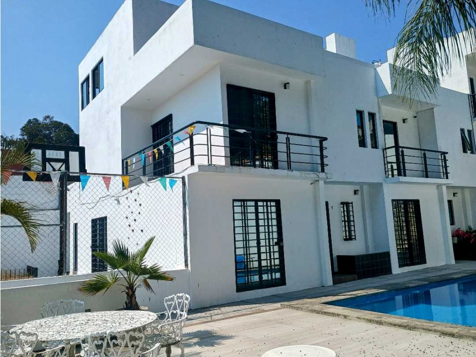 VENTA DE CASA CON ALBERCA EN CONDOMINIO LOMAS DE CORTES CUERNAVACA