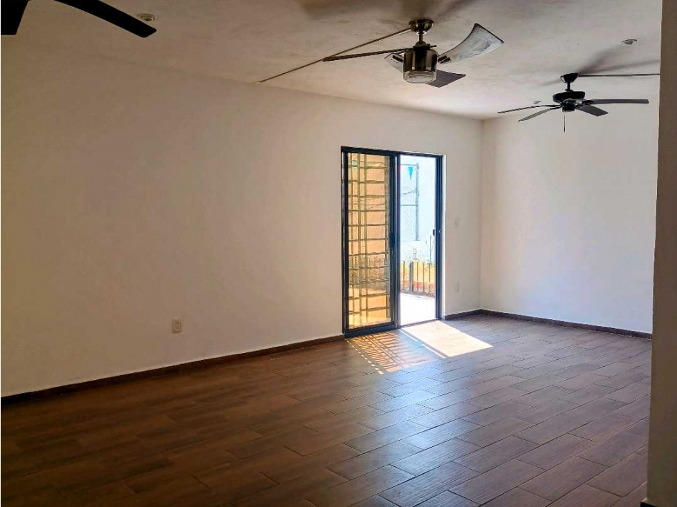 VENTA DE CASA CON ALBERCA EN CONDOMINIO LOMAS DE CORTES CUERNAVACA — foto 3