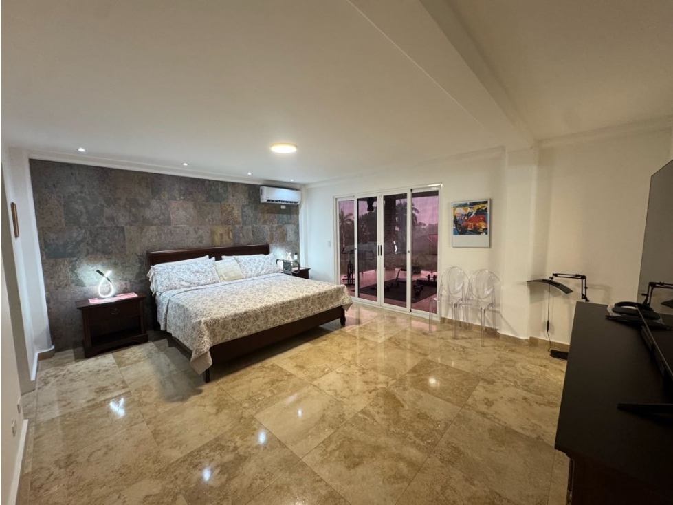 Venta de casa con area verde de 4 pisos | Ancon, Albrook — foto 2