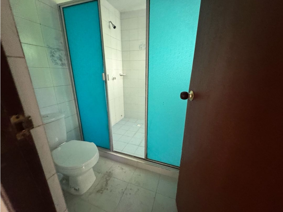 VENTA DE CASA CON CUATRO APARTAMENTOS EN ALAMEDA LA VICTORIA - 4
