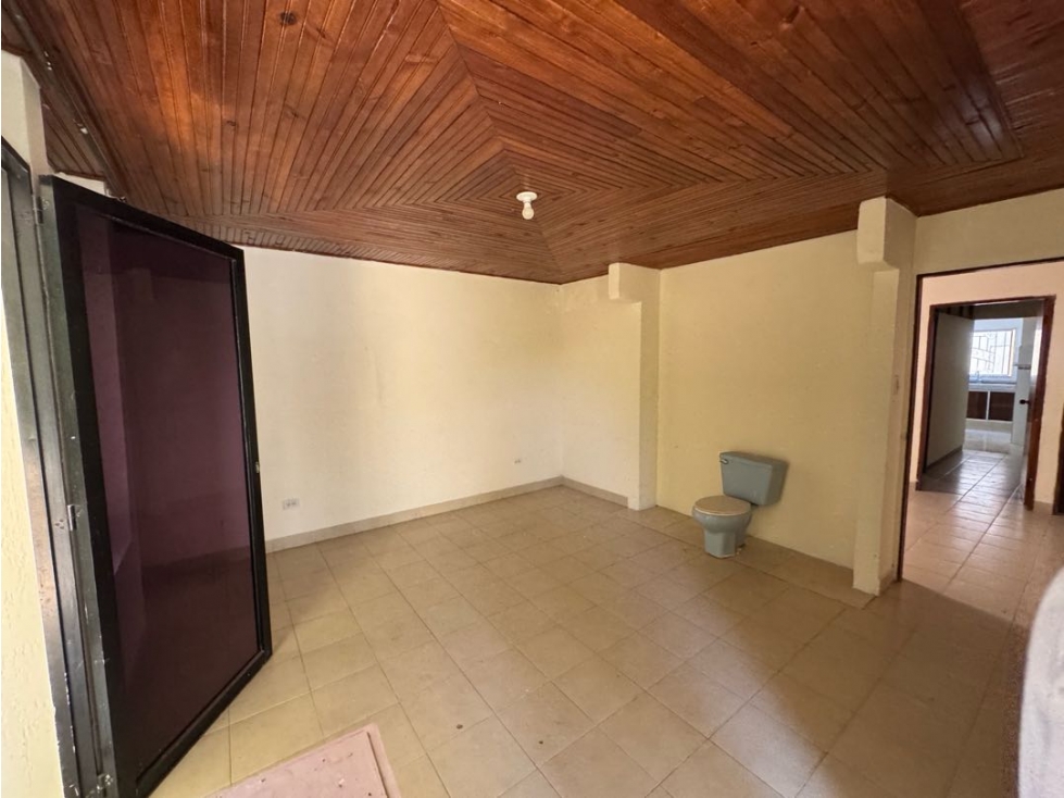 VENTA DE CASA CON CUATRO APARTAMENTOS EN ALAMEDA LA VICTORIA - 5