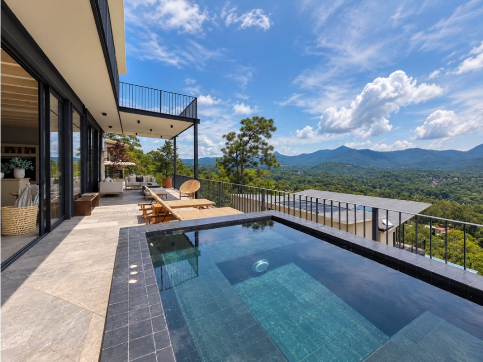 VENTA DE CASA CON JACUZZI, TERRAZA Y VISTAS I VALLE DE BRAVO - 1