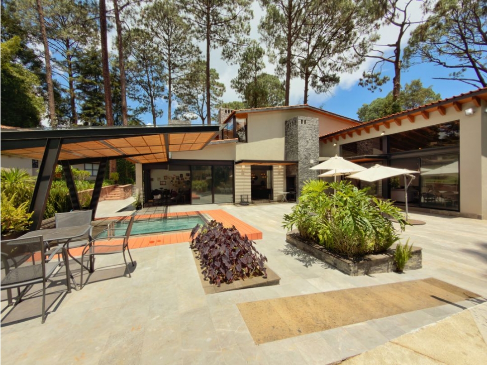 VENTA DE CASA CON JACUZZI, TERRAZA Y AMPLIO JARDÍN I AVÁNDARO