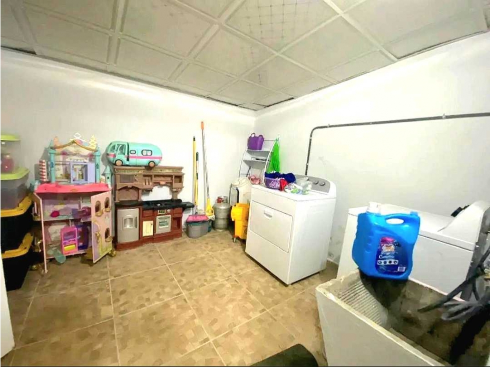 VENTA DE CASA CON PICINA EN CIUDAD BOLIVAR — foto 4