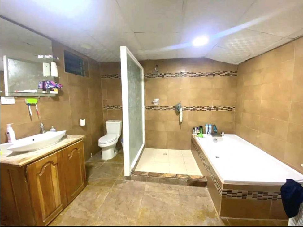 VENTA DE CASA CON PICINA EN CIUDAD BOLIVAR — foto 5
