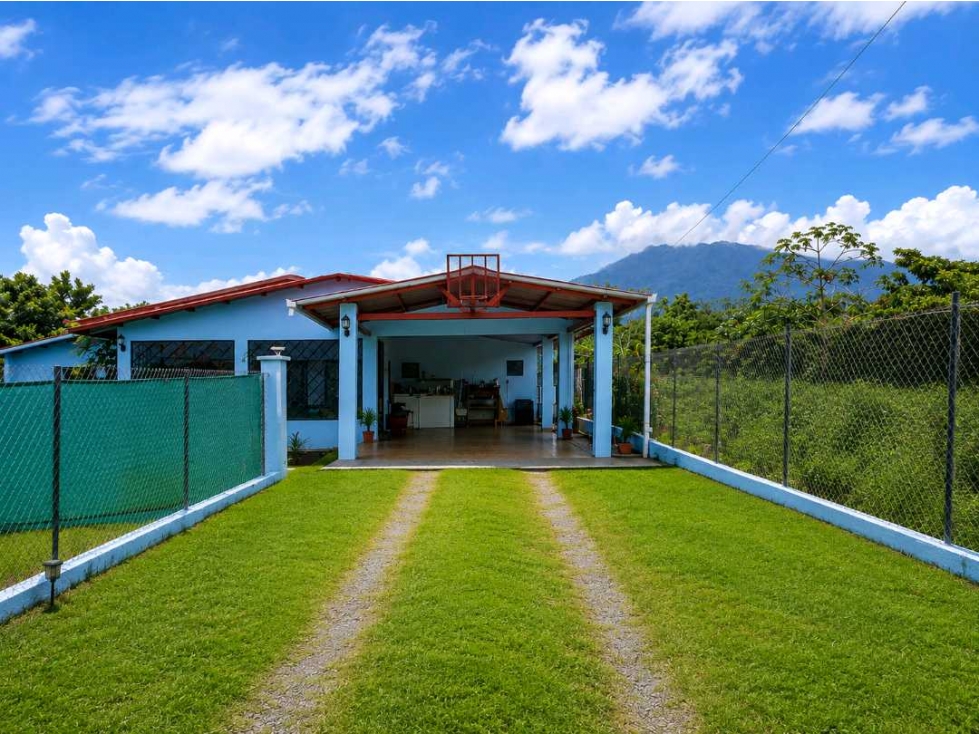 VENTA DE CASA CON PISCINA EN BOQUETE 640 mts2