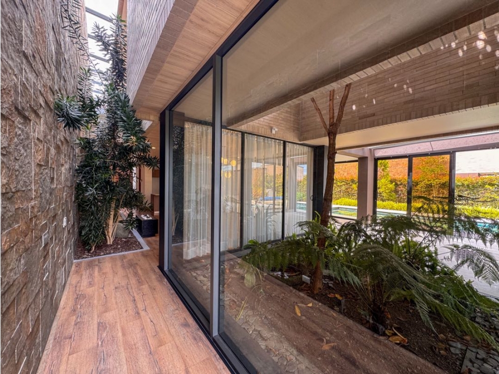 VENTA DE CASA CON PISCINA EN EL ALTO DE LAS PALMAS, ENVIGADO — foto 6