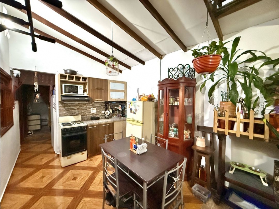 VENTA DE CASA CON POSIBILIDAD DE CONSTRUCCIÓN EN BARRIO CENTRAL BELLO — foto 4