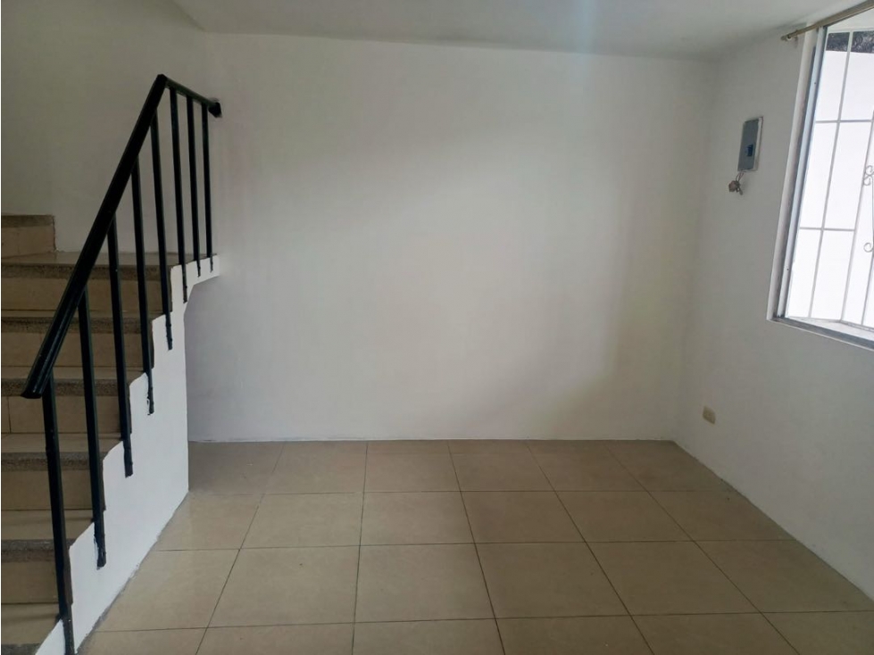 Venta de Casa con Uso de Suelo Comercial en Mucho Lote 1 Etapa 4 — foto 2