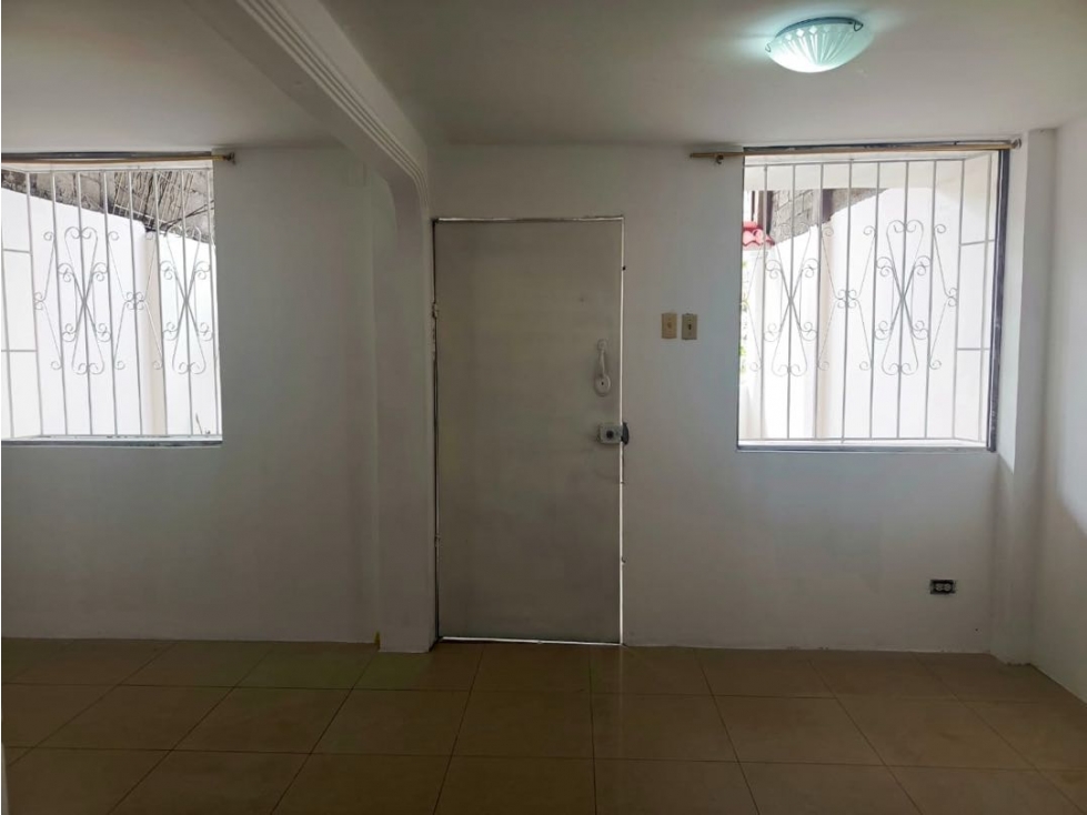 Venta de Casa con Uso de Suelo Comercial en Mucho Lote 1 Etapa 4 — foto 4