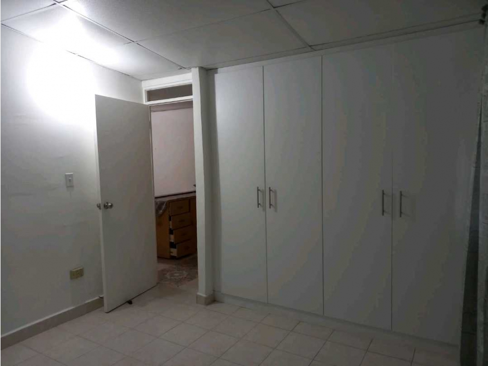 Venta de casa de 2 pisos en Las Cumbres - 6