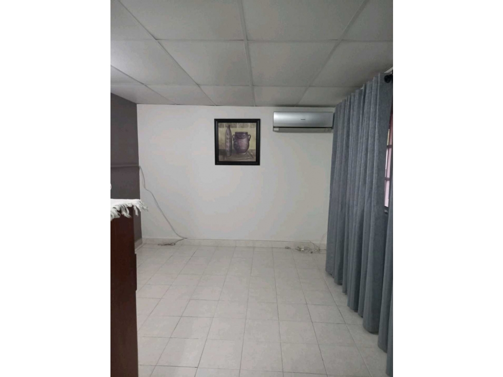 Venta de casa de 2 pisos en Las Cumbres - 3