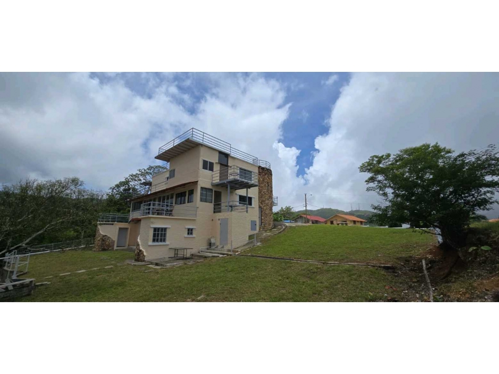 VENTA DE CASA DE CAMPO ENTRANDO POR LOMA CAMPANA 4000M2 - 3