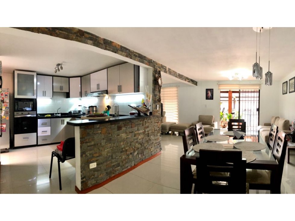 VENTA DE CASA EN CONDOMINIO EN CIUDAD JARDIN CALI SUR
