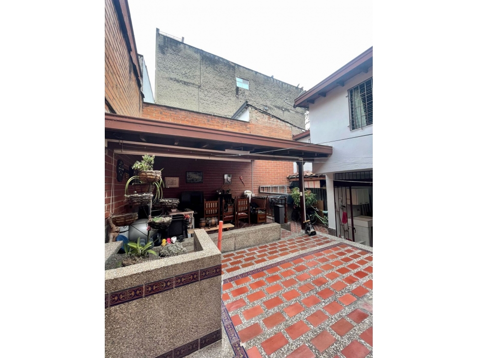 Venta de casa de dos niveles unifamiliares en Simón Bolivar — foto 3