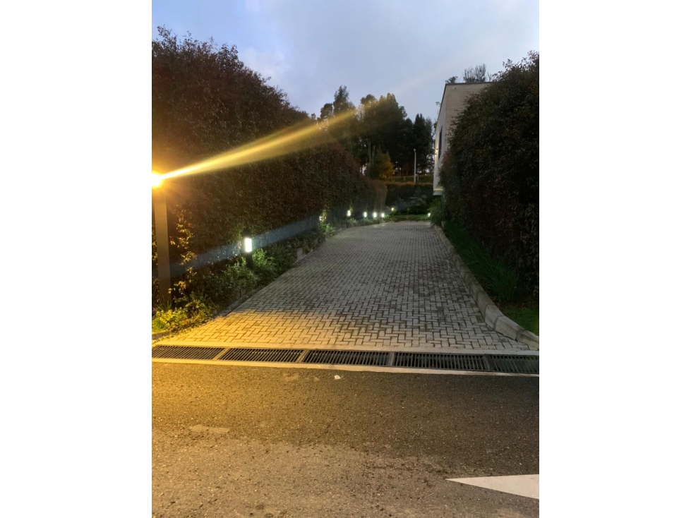 Venta de Casa de Lujo En Alto de Palmas Unidad Cerrada — foto 6
