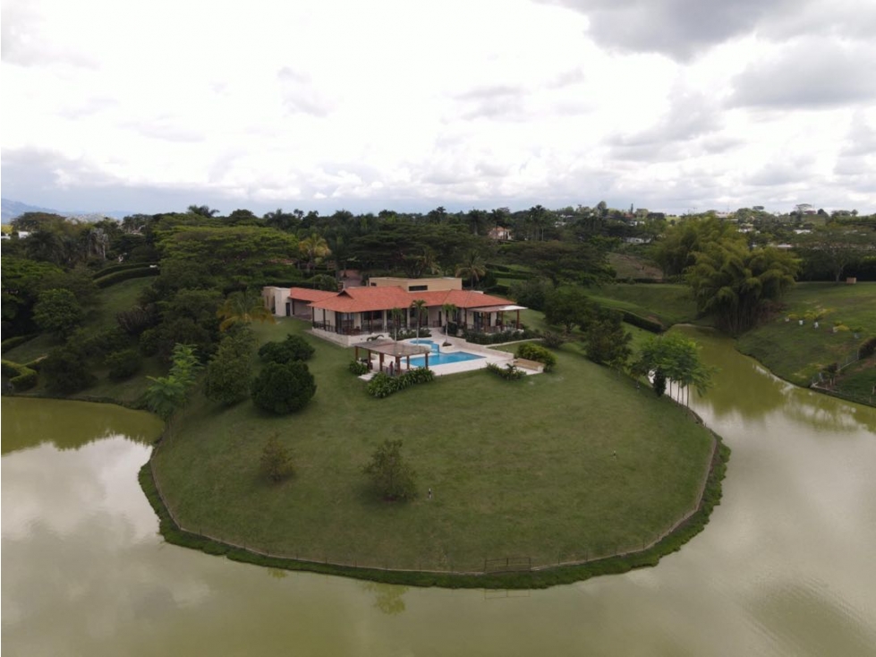 Venta de Casa de Lujo en Cerritos Pereira