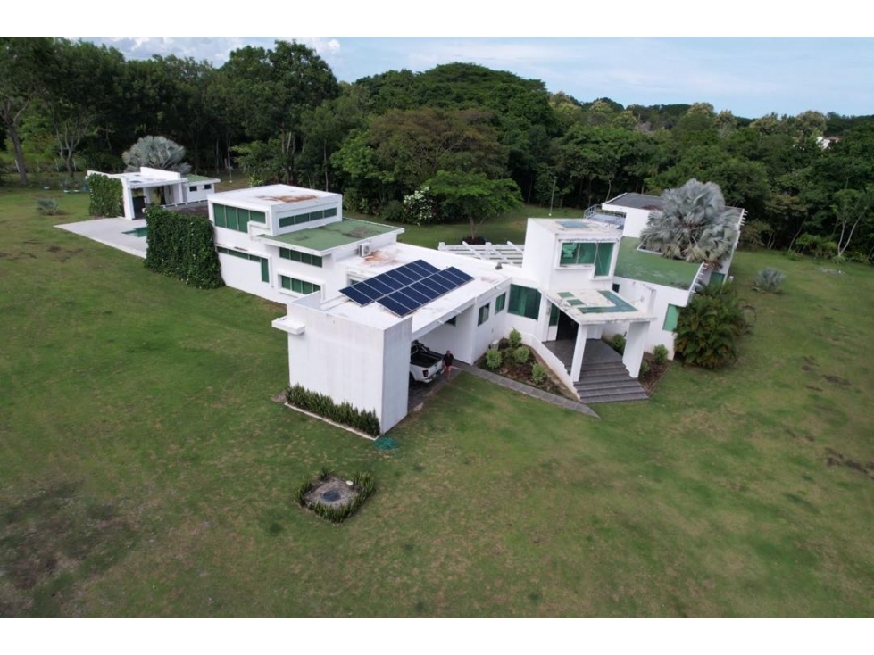 Venta de Casa de Lujo en Playa Santa Clara - 1