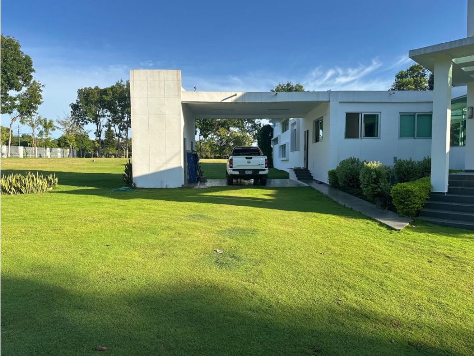 Venta de Casa de Lujo en Playa Santa Clara - 3