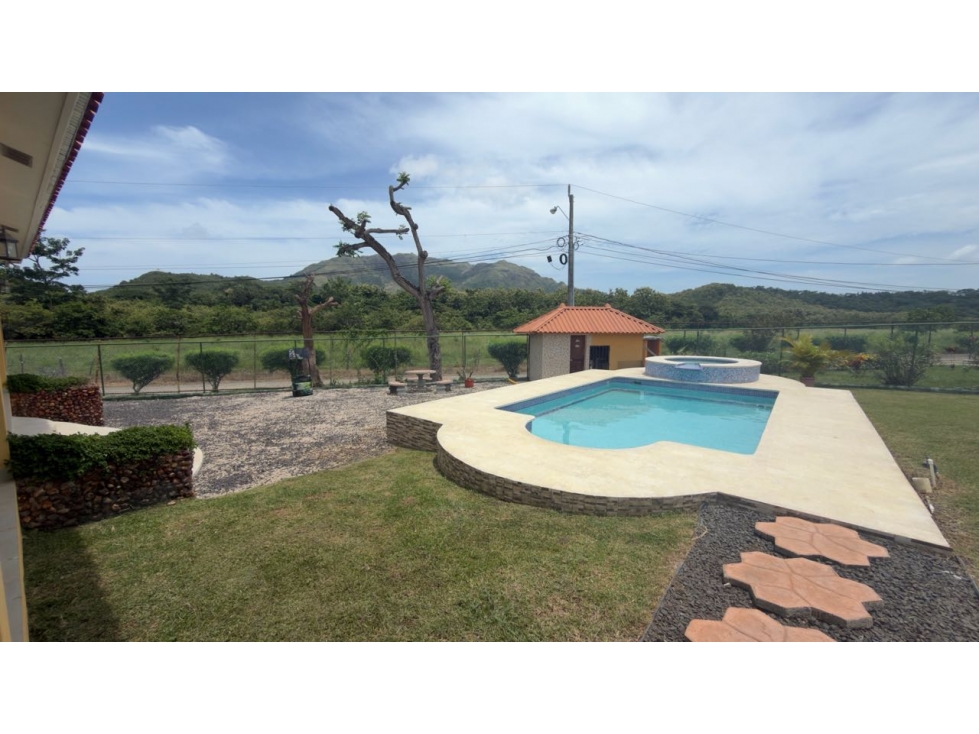 VENTA DE ESPECTACULAR CASA DE PLAYA LA COLONIA PUNTA CHAME 1621M2 JJ