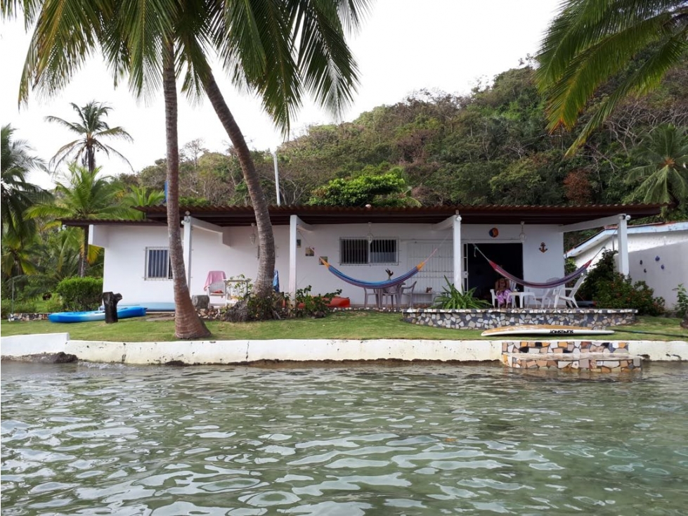 VENTA DE CASA DE PLAYA EN LA GUAIRA COLON - 1