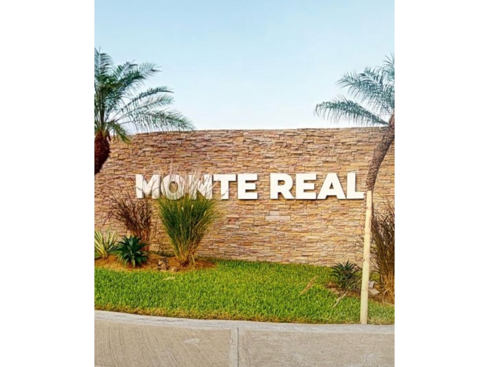 Venta de casa de tres dormitorios de un piso, Urb. Monte Real Montecri - 3
