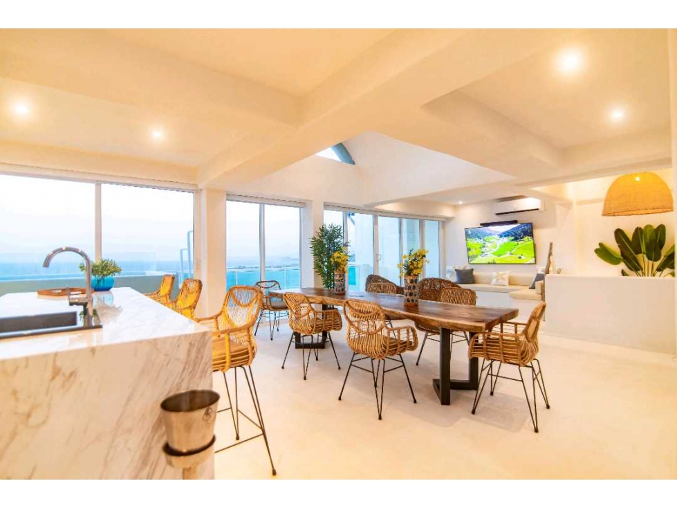 VENTA DE CASA DE TRES NIVELES EN PUNTA CANGREJO VISTA AL MAR - 2