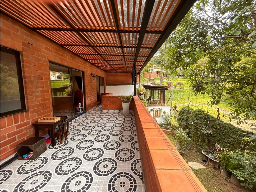 Venta de casa de tres niveles sector san lucas — foto 6