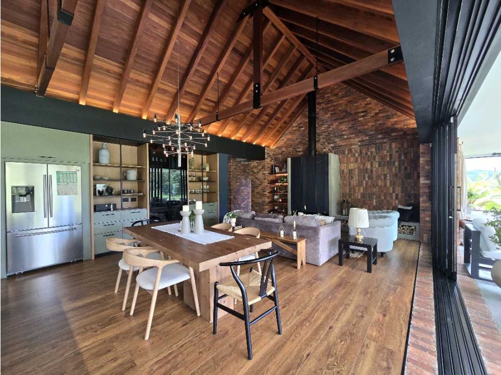 Venta de casa de un nivel en el Alto de Las Palmas .