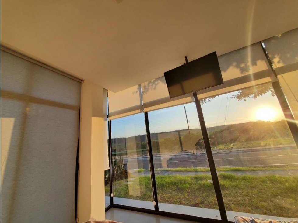 Venta de casa dentro de Urbanización Montecristi Golf Club. - 4