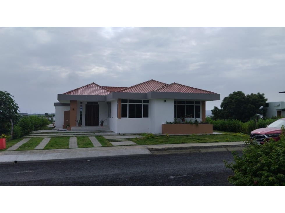 Venta de casa dentro de Urb. Montecristi Golf Club. - 1