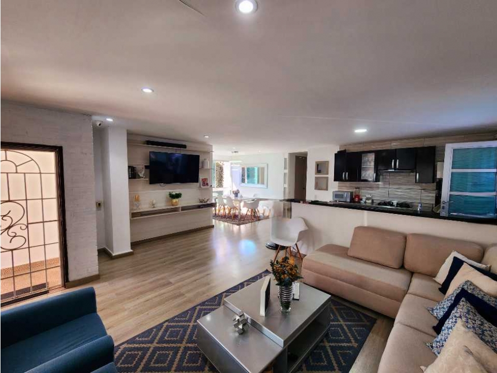 VENTA DE CASA DOS NIVELES EN PARAISO