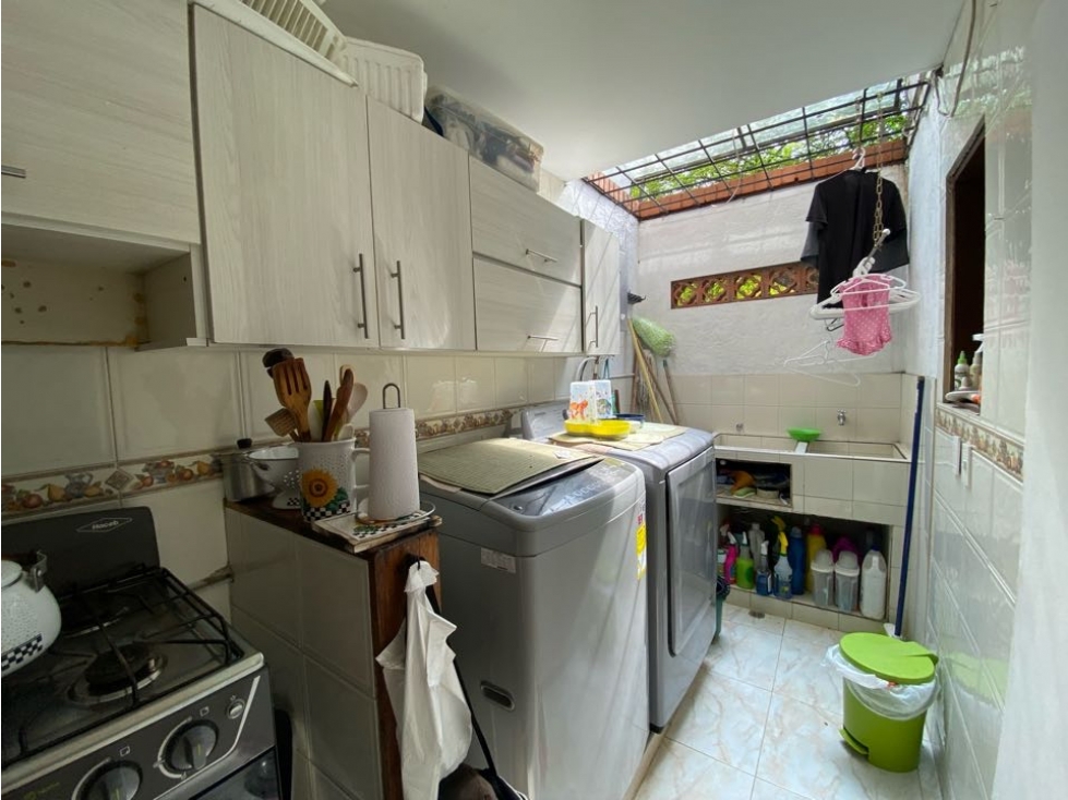 VENTA DE CASA DOS PISOS EN CIUDAD JARDÍN — foto 3