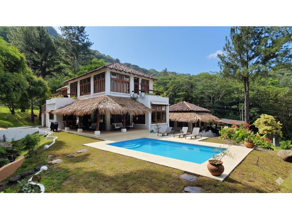 Venta de Casa Dúplex con Piscina | Altos de María, San Carlos